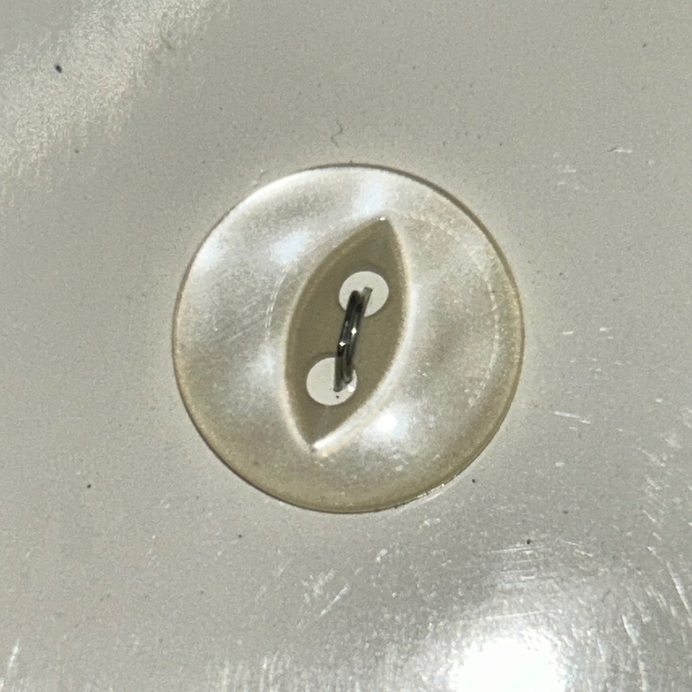 Le Bouton Vintage White Cat Eye Buttons 16mm 5/8 Inch 4 Cards 16 Total 36